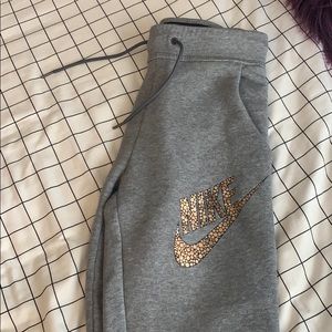 Nike grey joggers sweats!